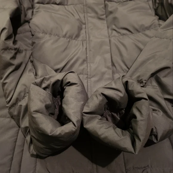 Womens North Face Puffer Coat - Picture 3 of 7
